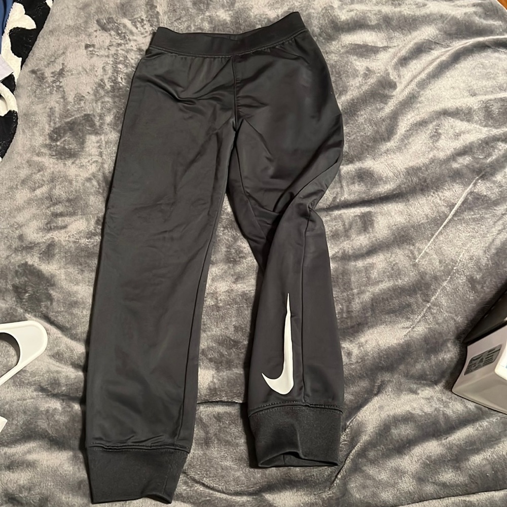 Nike dark gray youth 6/7 fleece lined sweat pant